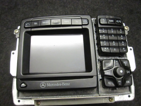 Mercedes CL C215 W215 Navigationssystem Radio CD A2208204689