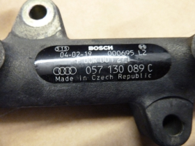 Audi A8 4E D3 4,0 TDI Einspritzleiste Rail links 057130089C