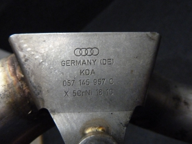 Audi A8 4E D3 4,0 TDI Ladeluftrohr Ladeluftschlauch vorne links 057145957C