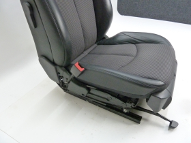 Mercedes E-Klasse W211 Sitz vorne links Fahrersitz Teilleder elektrisch