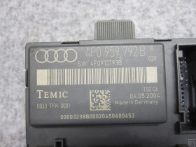 Audi A6 4F Türsteuergerät vorne rechts Temic 4F0959792B